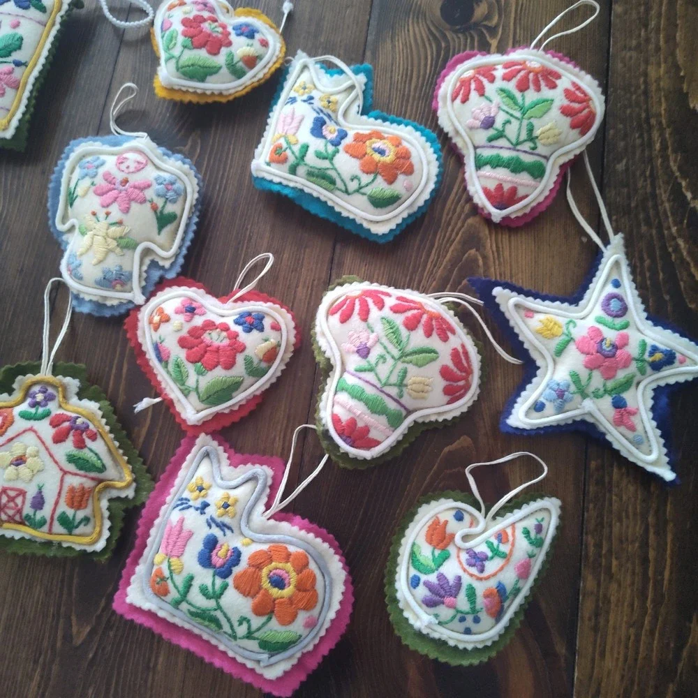 Vintage Stuffed Felt Embroidered Ornaments Folk Art Colorful Cat Heart Star 16